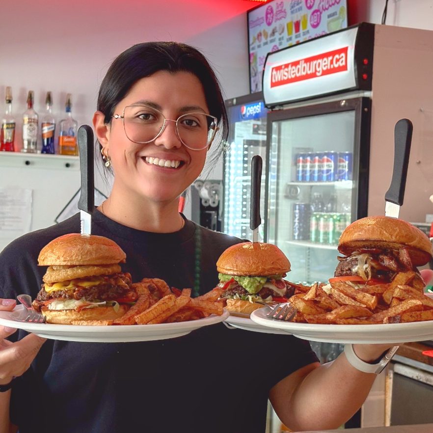 Service-twisted-burger Service-twisted-burger